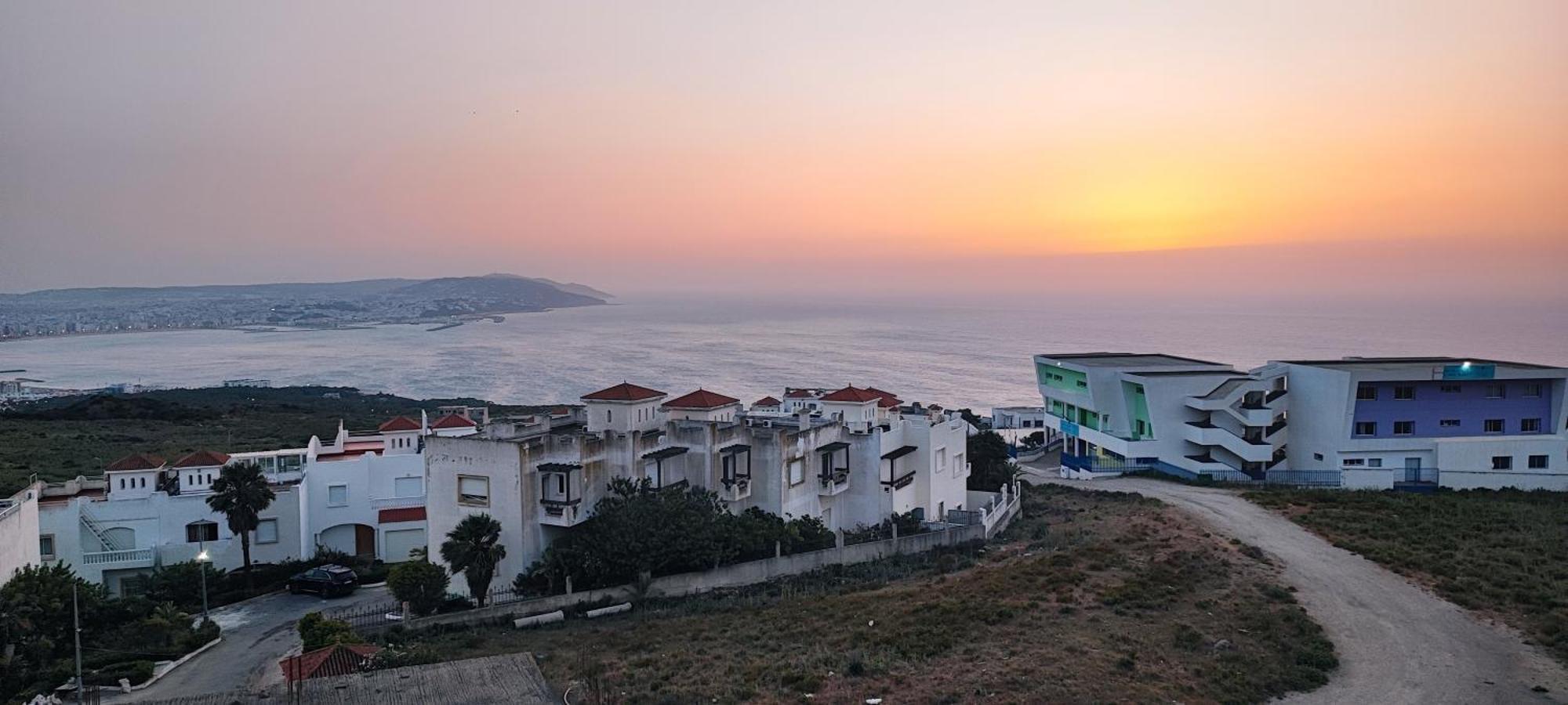 Magnifique Appartement De Standing A Tanger Avec Vue Sur Mer Et Acces Piscine Eksteriør bilde